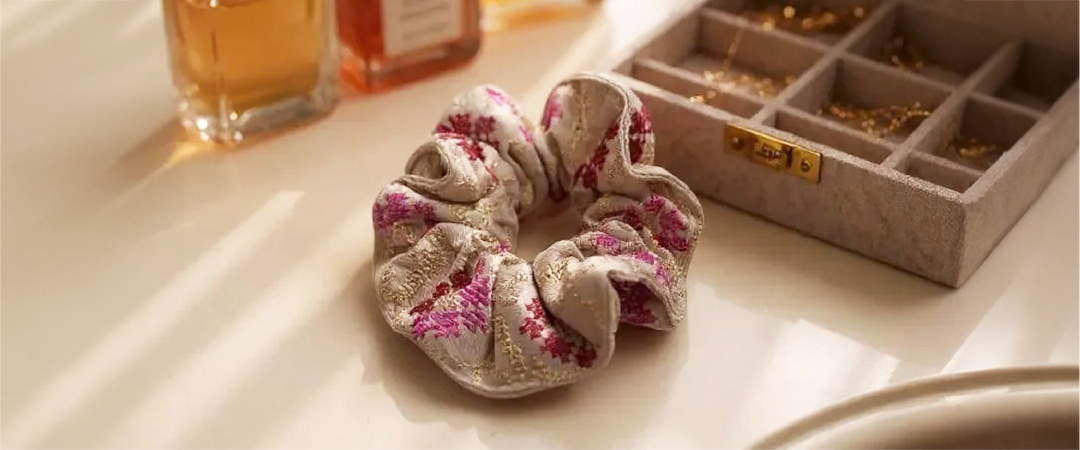 Effortless Style for Every Day: Premium Women’s Scrunchies