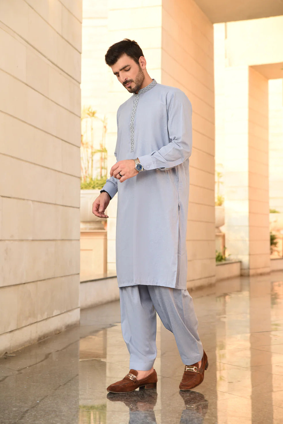 La tendance croissante de Shalwar Kameez et pourquoi les gens préfèrent acheter en ligne