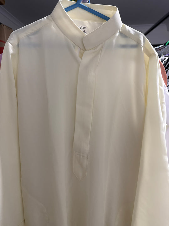 Kids Emirati Thobe – Timeless Grace, Tailored for the Next Generation