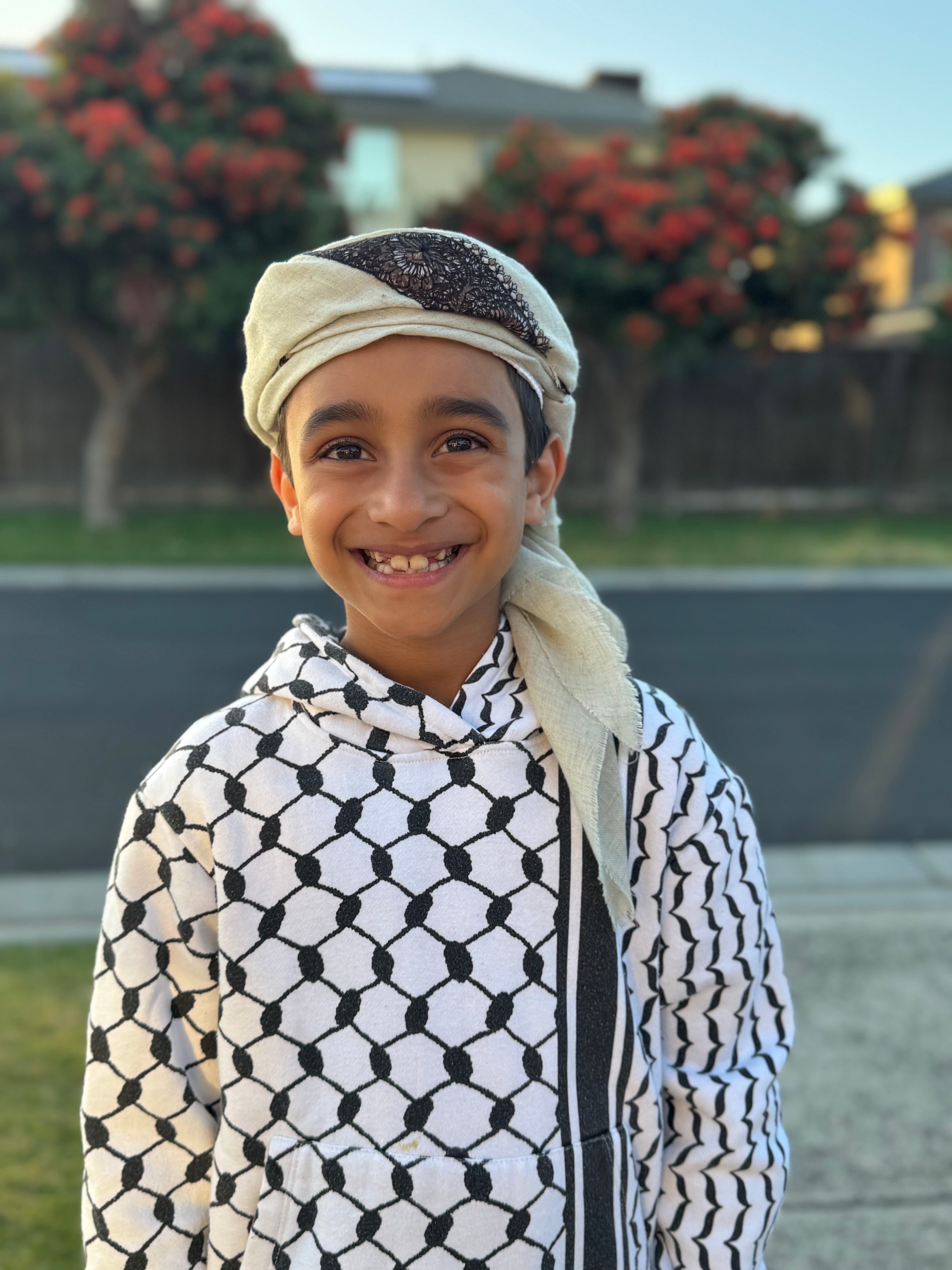 Frequently Bought Together Amama Hamdani