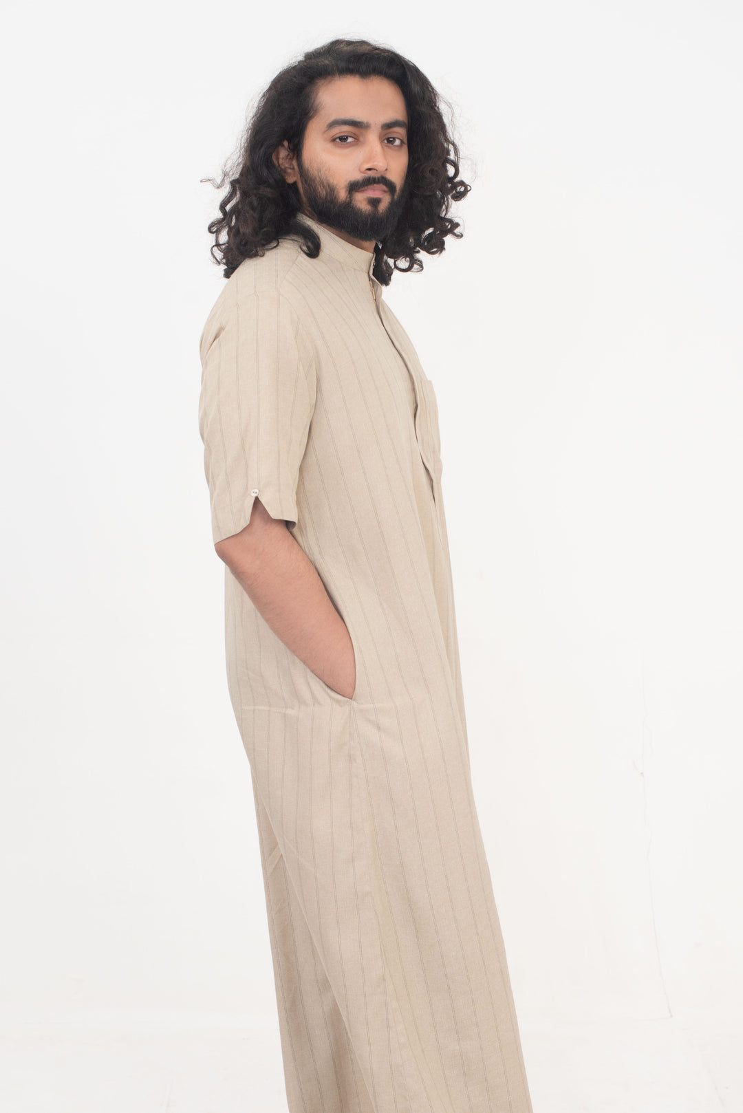 Sleek and Summery – The Half Sleeves Kuwaiti Collar Jalabiyyah