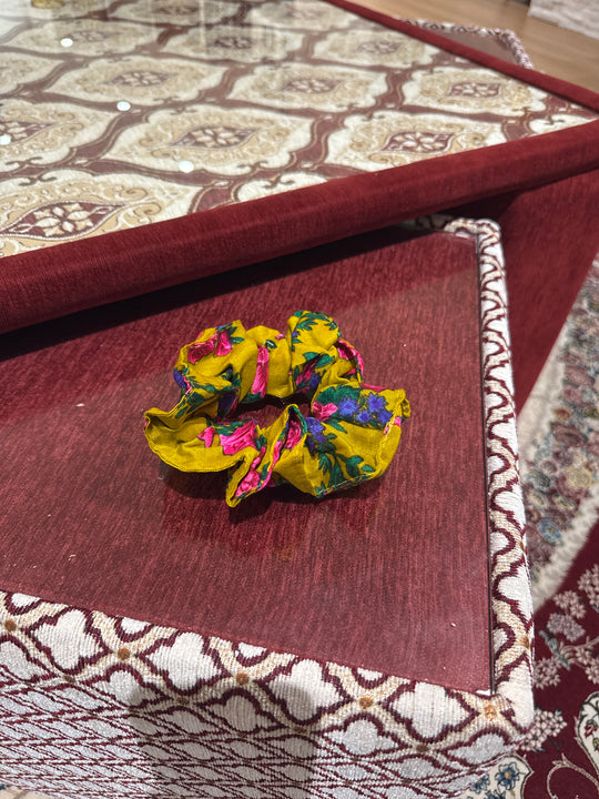 Al-Dhahab Scrunchie — Golden Threads of Heritage