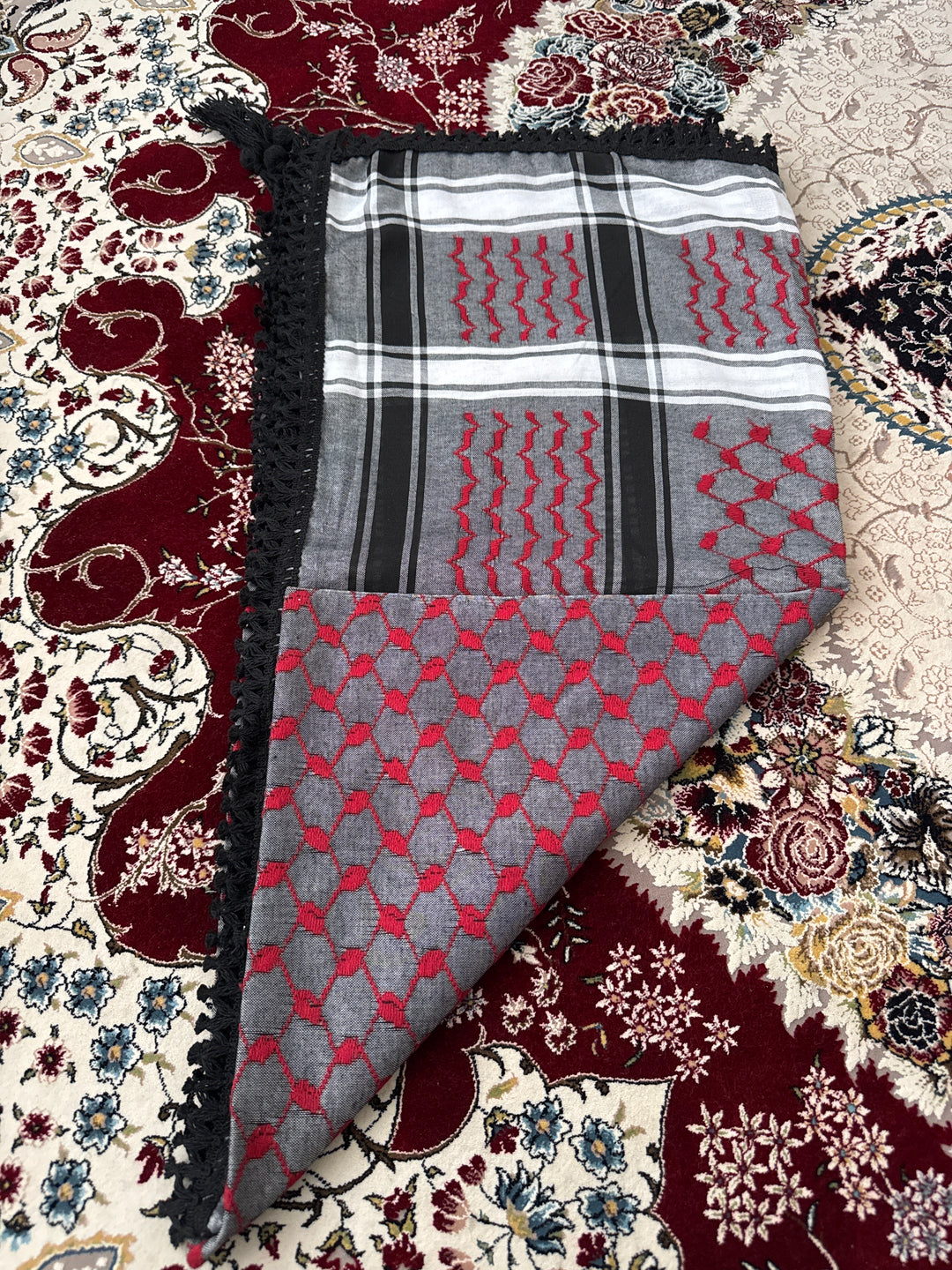 ZUHD KEFFIYEH GREY, RED & BLACK PATTERN DESIGN