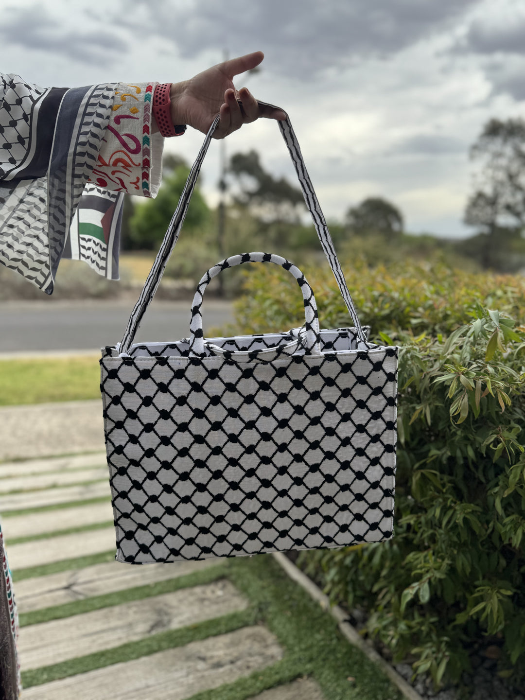 Zuhd Keffiyeh Handbag: Limited Edition Masterpiece