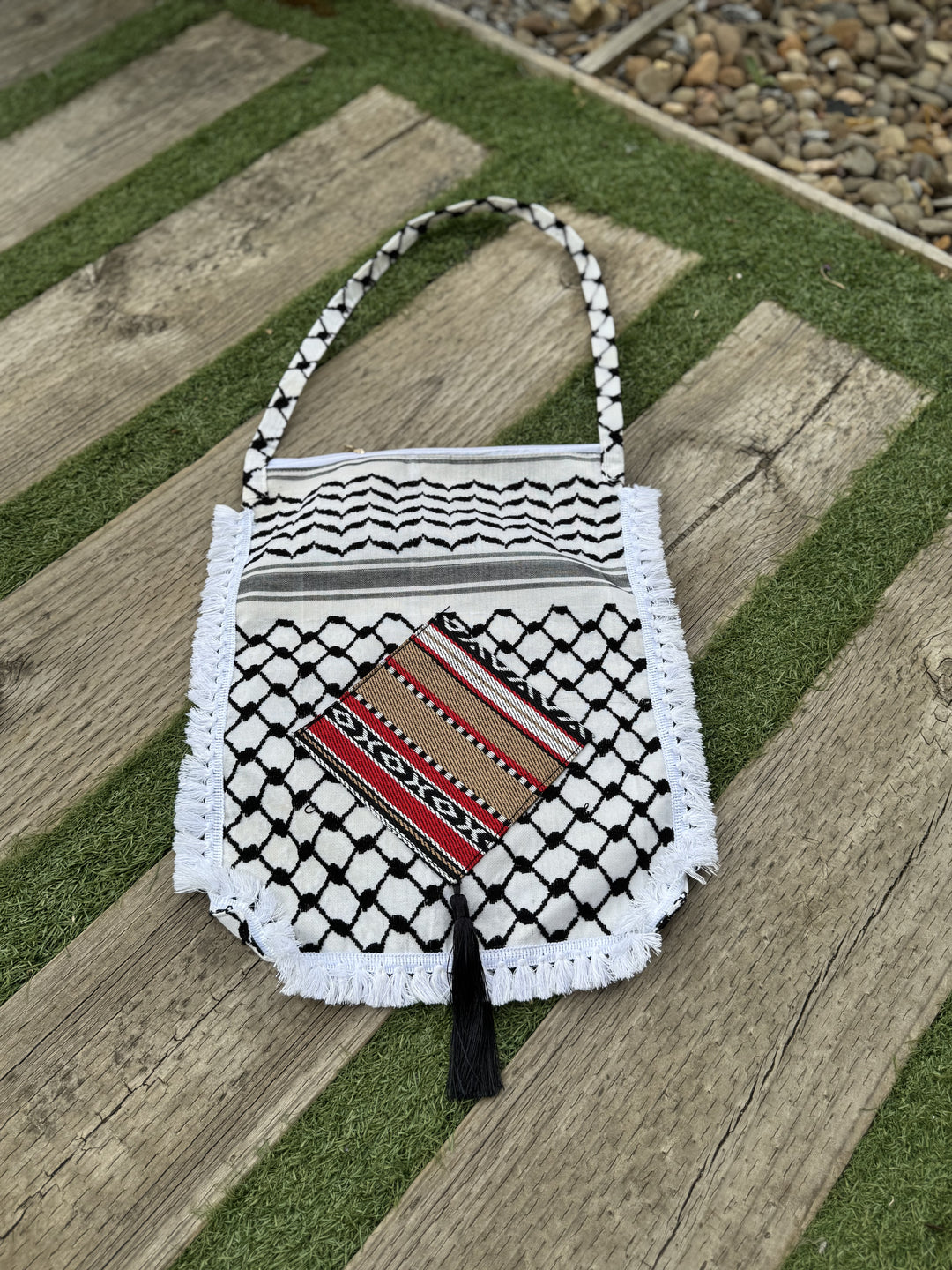 The Keffiyeh Handbag with Traditional Embroidery & Tarboosh 4 (HAND MADE)