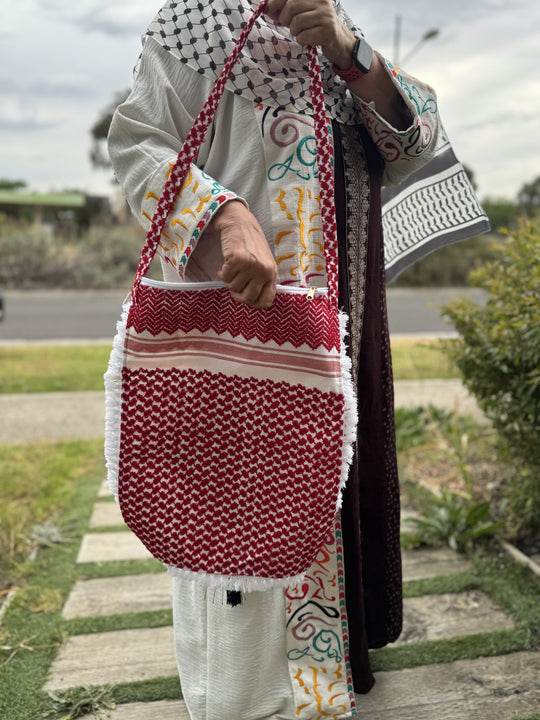 The Red & White Keffiyeh Handbag with Traditional Embroidery & Tarboosh 3– A Tapestry of Heritage and Style