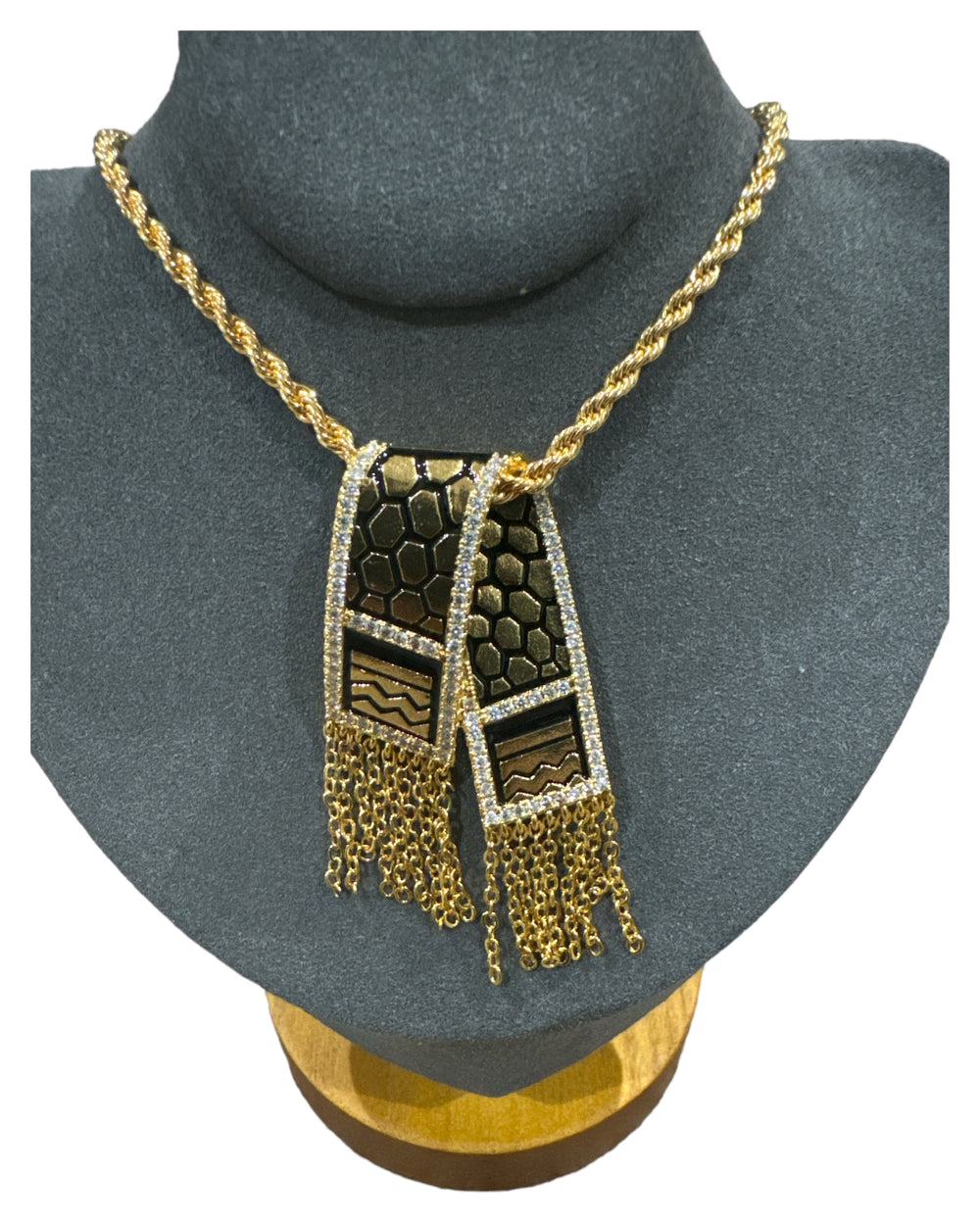 Elegance Reimagined: Golden Keffiyeh Necklace with Studded Crystals