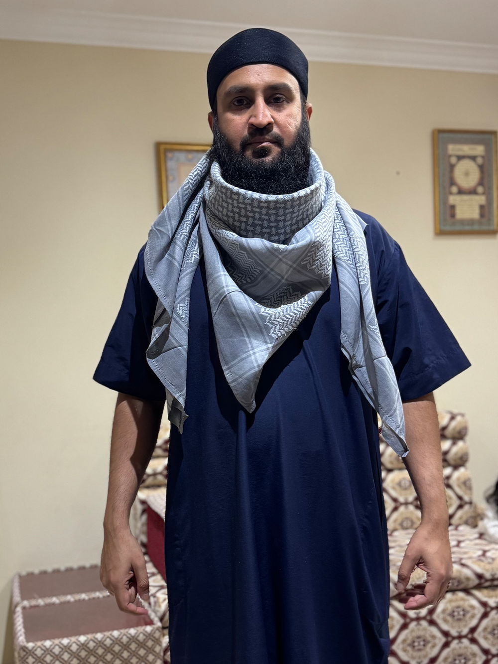 Charcoal Grey Shemagh – Traditional Design