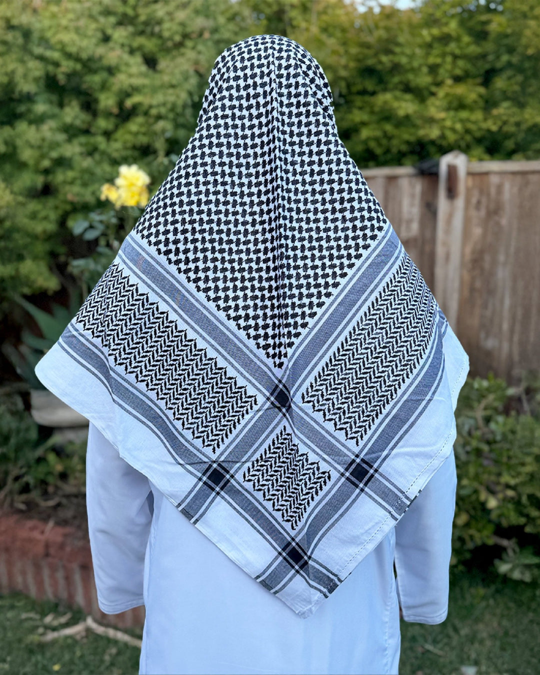 Black & White Keffiyeh Shemagh - Zuhd.storeBlack & White Keffiyeh Shemagh