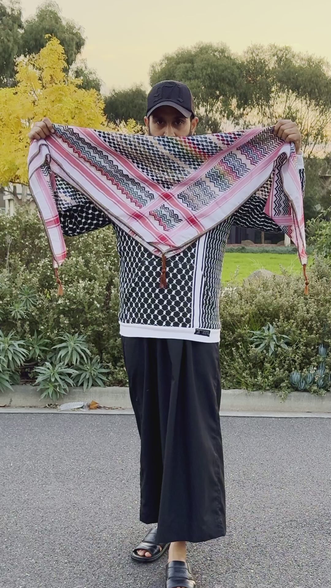 Le Keffiyeh ZUHD – Une fusion classique de style et de tradition 