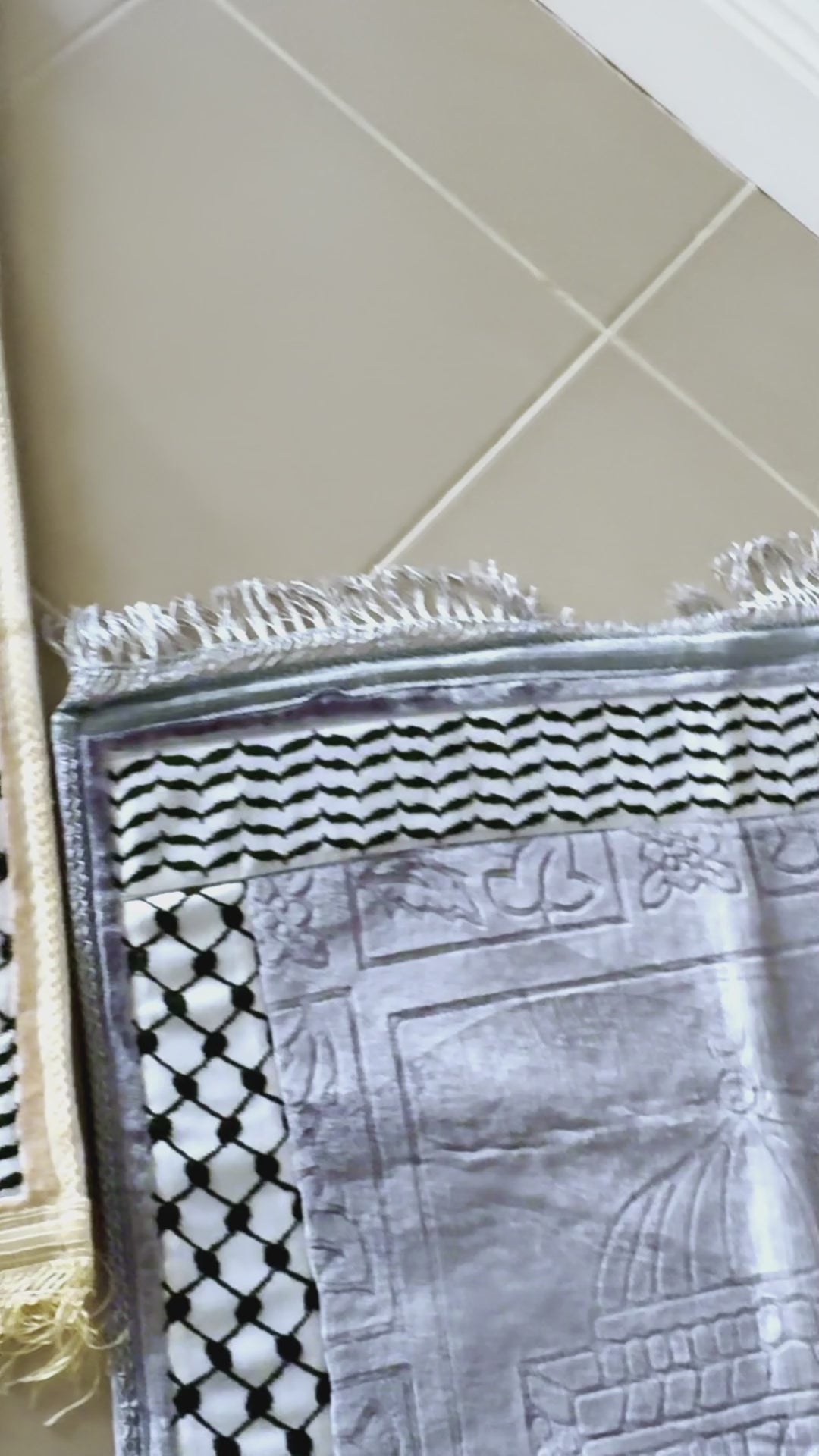 Heritage Elegance: Hand Made Bespoke Keffiyeh Prayer Mats